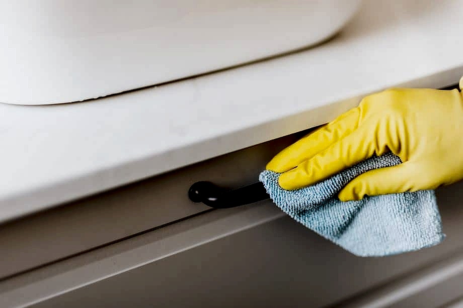 perth cleaners 920x613 1 WHAT TO DO BEFORE YOU BOOK A PERTH CLEANER 4