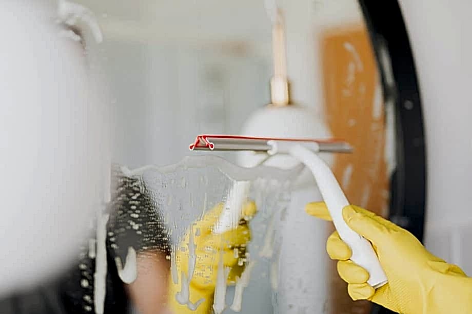 window cleaning residential 920x613 1 WHAT TO DO BEFORE YOU BOOK A PERTH CLEANER 2